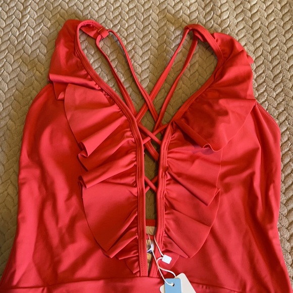 Cupshe one piece coral bathing suit - Picture 2 of 6